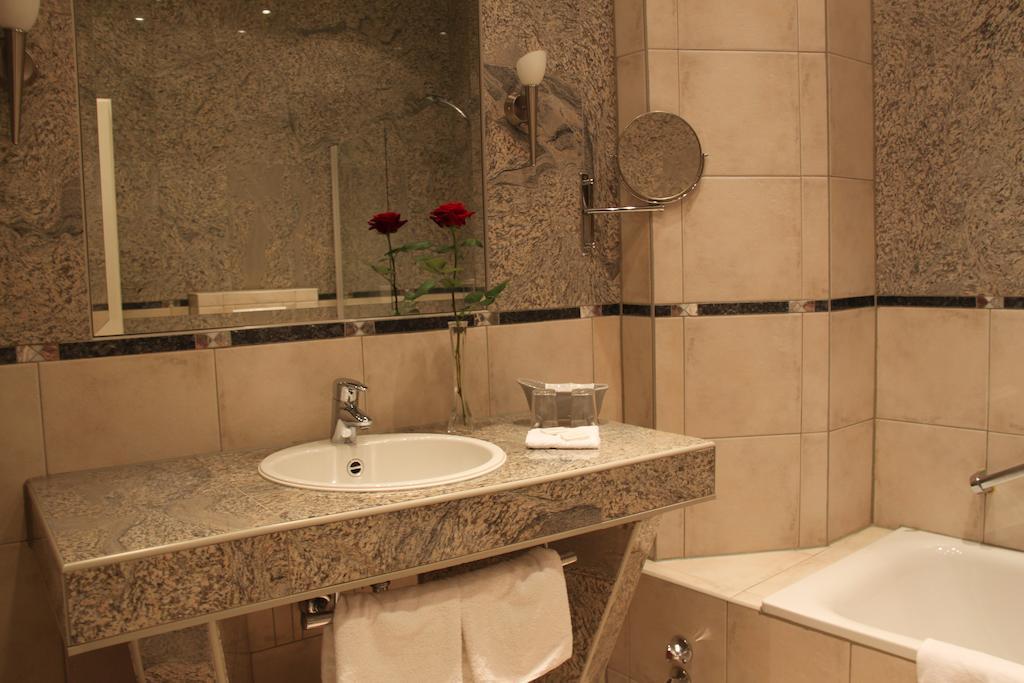 Hotel Rheinischer Hof Erkelenz Room photo